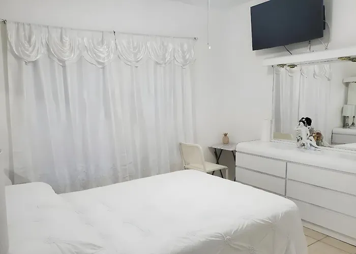 B1 Best Value On Private Bedroom With Private Bathroom In Little Havana, Miami